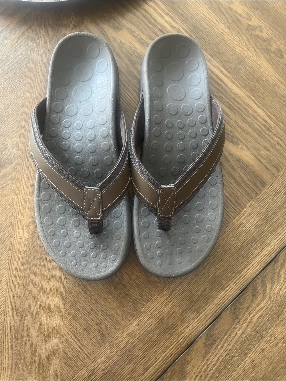 Vionic Flip Flop with Brown Straps - Picture 5 of 9